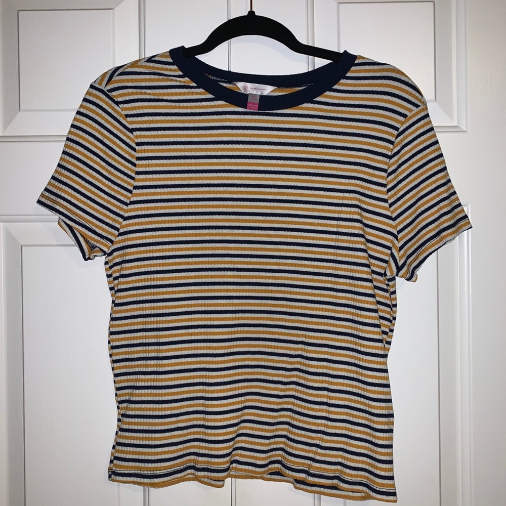 Gold and navy blue stripped t shirt!